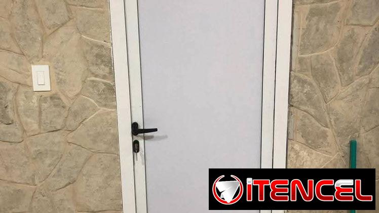 **¡TRANSFORMA TU HOGAR CON NUESTRO SERVICIO DE MARQUETERÍA DE ALUMINIO Y CRISTALES!** 🛠️ **Ofrecemos:** – Todo