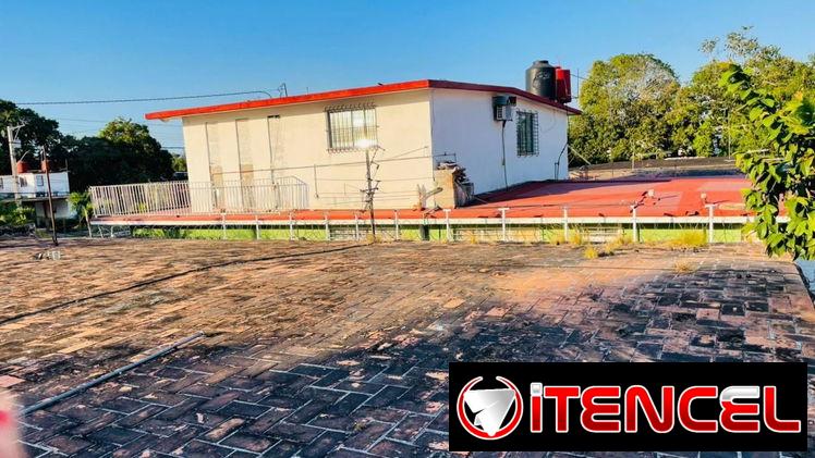 Se vende casa independiente en avenida Vento