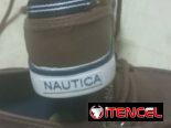 Zapatos de niño nuevos