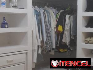d0a7fb80798da5e32ff77b754bec17397449a898fe79f21154c14bd82d5b64a3-1