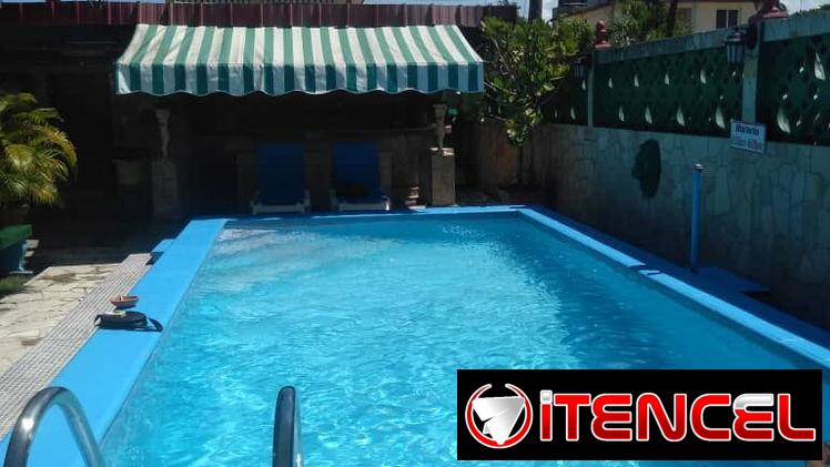 Se renta alojamiento veraniego de 3 habitaciones en Guanabo con piscina grande.58858577