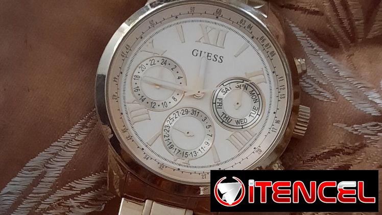 Reloj Guess clásico en oferta por el dis de las madres