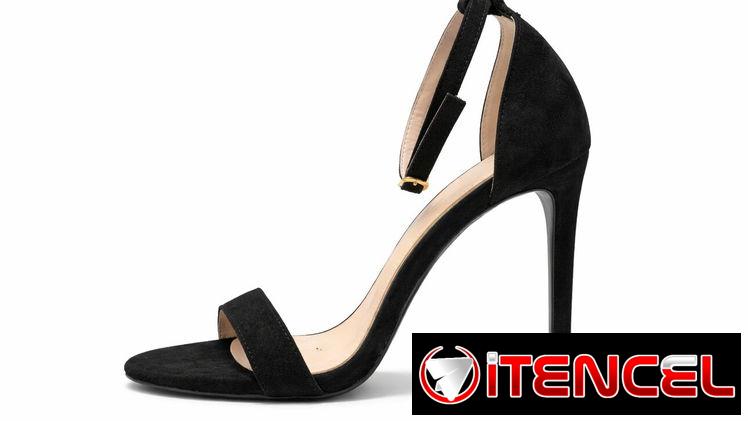 Tacones negros