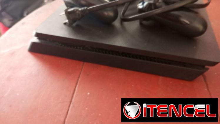 Playstation 4 Slim