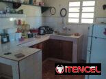 SE VENDE CASA DE 6 HABITACIONES EN MARIANAO. DE DOS PLANTAS. 53886944, 53880216