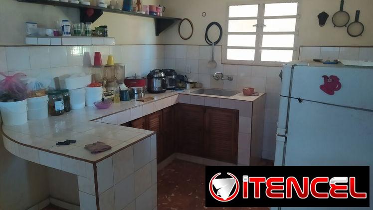 SE VENDE CASA DE 6 HABITACIONES EN MARIANAO. DE DOS PLANTAS. 53886944, 53880216