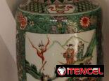 Compro antigüedades chinas y cofres de tabaco.