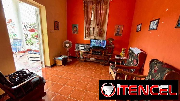 Biplanta de 3 cuartos y 3 baños en Santo Suárez !!!