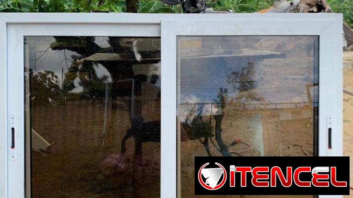 Marquetería de aluminio y cristalería