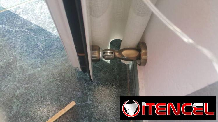 Tope de puerta de iman