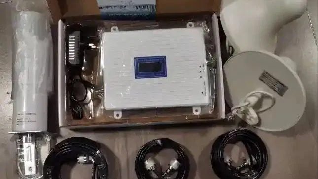 SE VENDE   AMPLIFICADOR DE SEÑAL PARA LA 2 ,3 Y 4G Y ROUTER TPLINK MR 100 4G