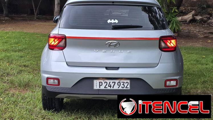 Vendo o negocio Hiundai Venue 2023 Automático  muñeco de LLipe  sin defectos