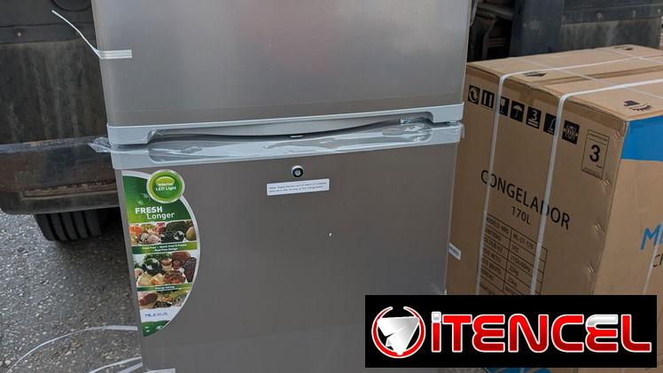 Refrigeradores de 9 pies y 13 pies. Factura y garantía, transporte incluído