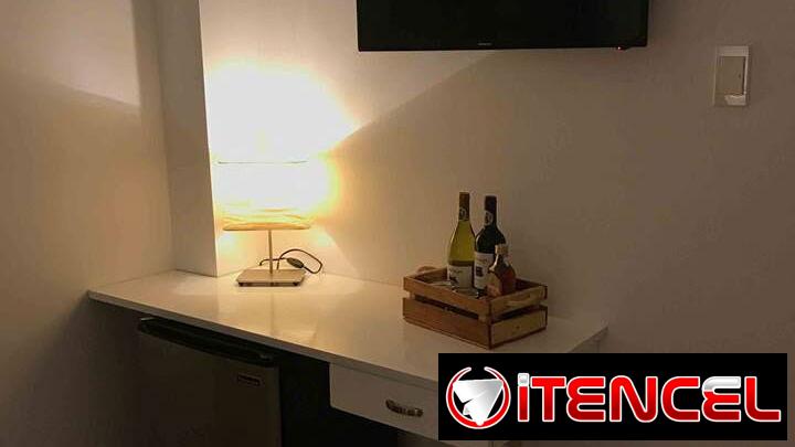 SE RENTAN HABITACIONES EN HOSTAL UBICADO CERCA DE 21 Y K. 58858577.