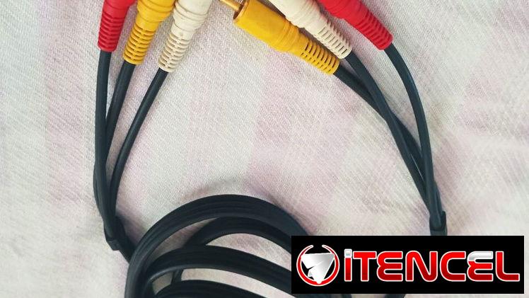 Cable de Audio y Video (2mt) 3 RCA por cada punta, cable resistente y puntas doradas, marca JVC.