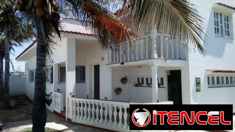 Renta de casa con piscina en Guanabo, con bellas vistas.