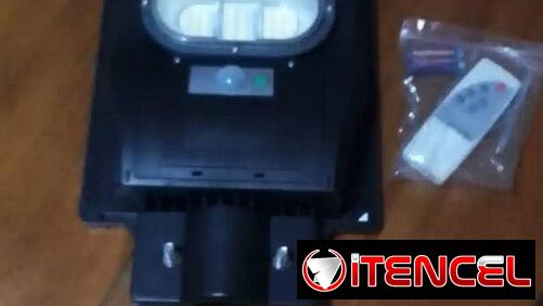 Lámpara LED Solar de Alta Intensidad 150w Incluyen batería y panel solar mando a distancia $55 USD Transporte Adicional