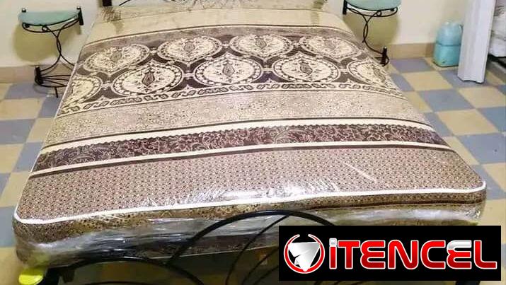Cama camera o 3/4 con mesas de noche y colchón de muelles. Entrega a domicilio sin costo adicional en toda la habana.