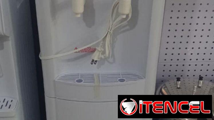 Dispensador de agua fría y caliente