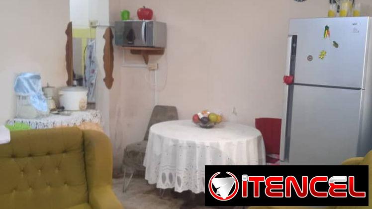 Doy Un apto en vedado y otro en Sevillano ambos de 2/4 y en bajos por uno con garage