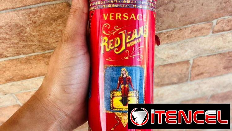 En caja red jeans de Versace 50 usd 75 ml perfume original