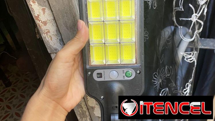 Reflectores LED para exterior, con sensor de movimiento y panel solar