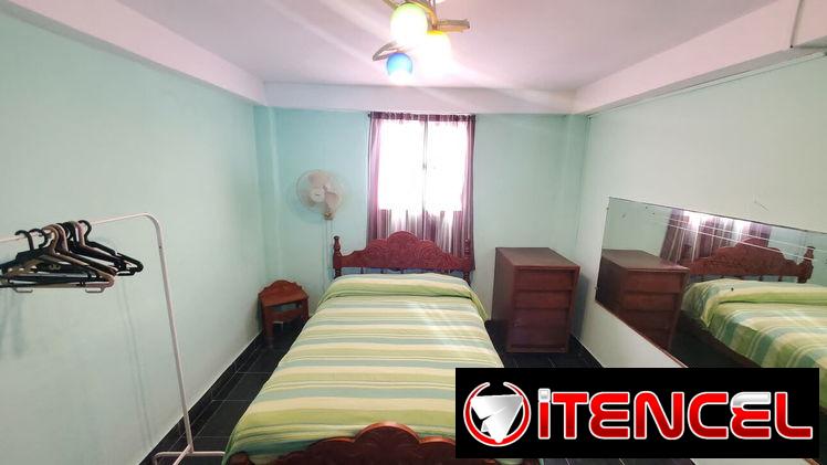 SE RENTA APTO PRIVADO DE UNA HABITACIÓN EN PLAZA. 54026428