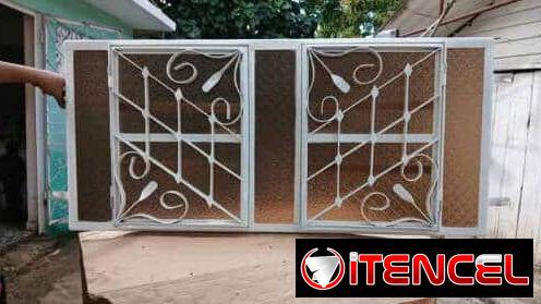 Puertas y ventanas de cristal con marcos de acero y cristales incluidos