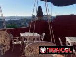 Disfruta de las hermosas vistas desde la terraza.