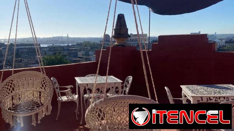 Disfruta de las hermosas vistas desde la terraza.
