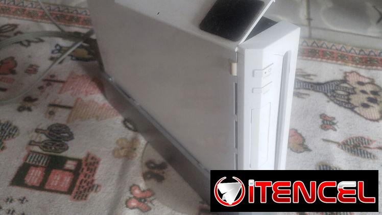 Nintendo wii pirateado con un mando y nunchuck