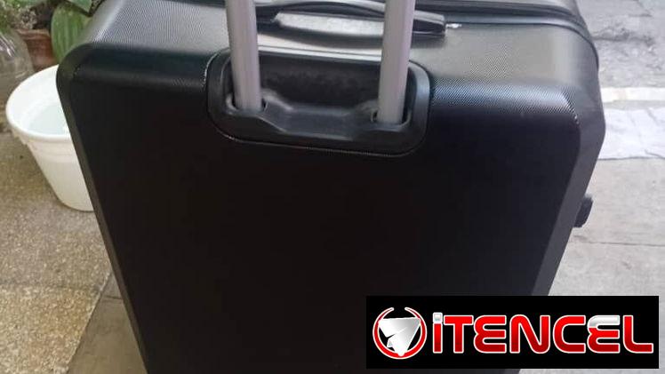 Maleta RBX nueva con una capacidad de almacenamiento de 28 kg