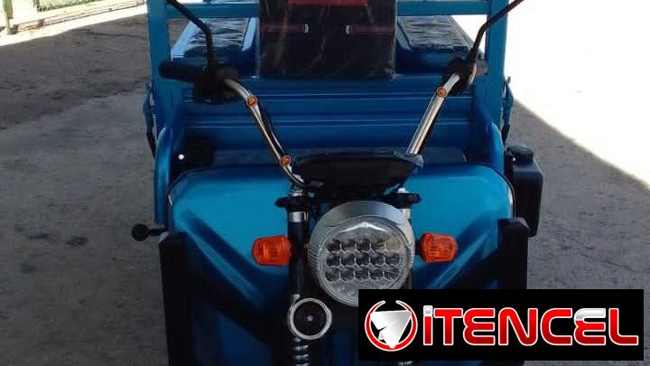 Triciclo Ainsitec.    Extensor de 4500 w Motor de 1200 w Amortiguadores de lada Breker 5500 USD