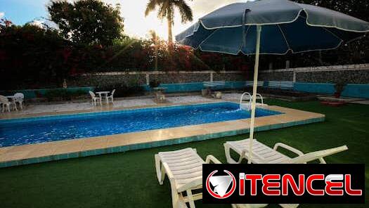 Súper oferta en casa de renta ,Reparto Siboney,  piscina con recirculación +53 52463651, 8 habitaciones,  O