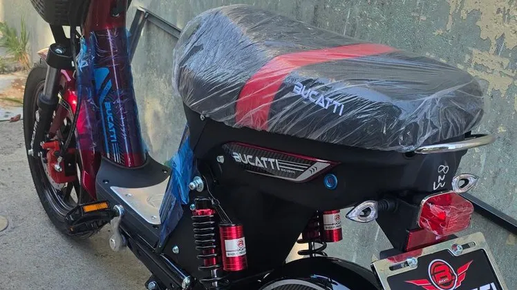 𝐁𝐈𝐂𝐈𝐌𝐎𝐓𝐎 BUCATTI ULTRA