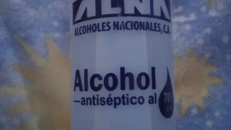 Venta de Alcohol Antiséptico. Frasco de 100
