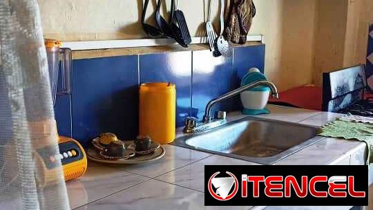 SE RENTA APTO DE 2 CUARTOS CONSTRUCCION CAPITALISTA MUY BUEN ESTADO Y BIEN UBICADO  300 USD AL MES.