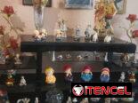 Multimueble de cristal negro macizo traído de Vietnam, con todos sus adornos incluídos