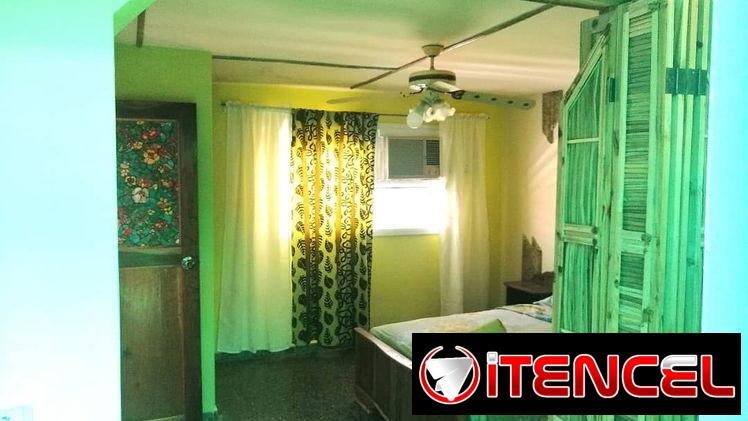 Se renta casa de 4 habitaciones a 60 metros de la playa de Guanabo con piscina de lona. 54026428