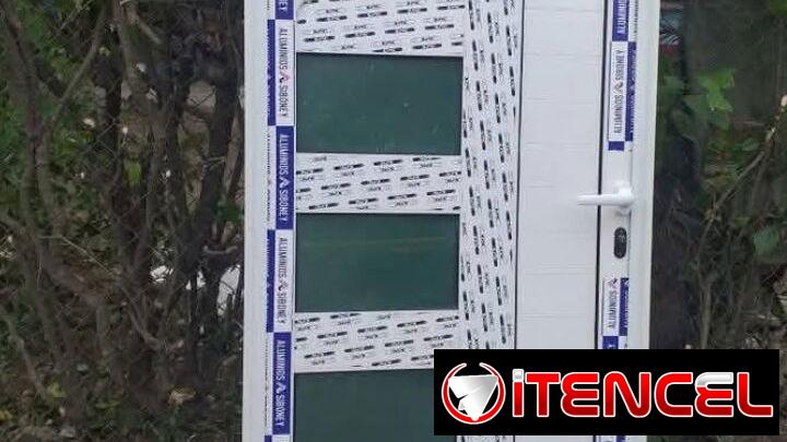 Puertas reticuladas de aluminio