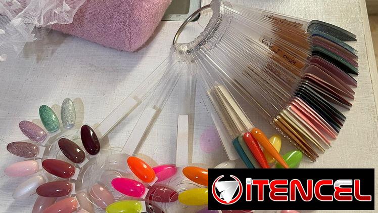 Mesa de manicura con accesorios