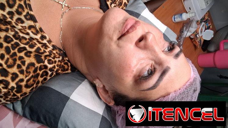 💉 Descubre el poder de la técnica de 4 puntos con ácido hialurónico y el aumento de labios en Spa Leydis. Ubicado en Ma