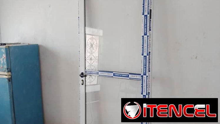 Carpintería de aluminio y cristal , puertas y ventas de aluminio y cristal , bajo de mesetas , paño fijo