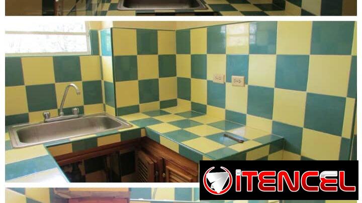 Apartamento de construcción capitalista de 48 m² en primer piso.
