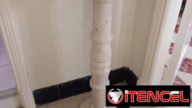 VENDO 1 COLUMNA DE MÁRMOL BEIGE