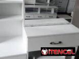 Baniti y mesa de PC