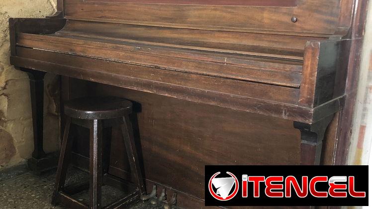 Piano vertical en venta