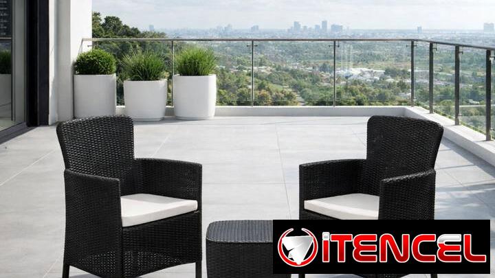 Set de terraza de ratán con mesita de centro