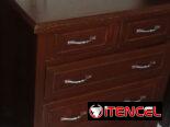 Vendemos muebles de madera buena bien terminados y listos para su uso GAVETEROS, VITRINA, BURO, JUEGO DE COMEDOR, ECT…