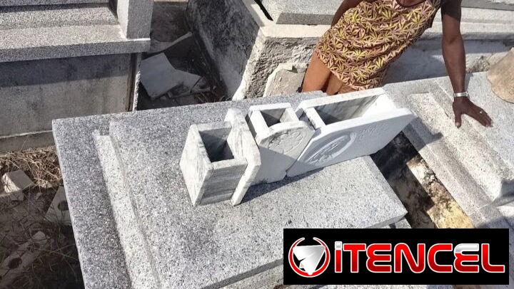 Venta de Boveda Cementerio,Colon